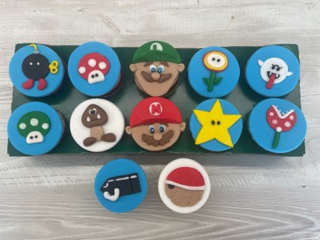 Super Mario cupcake