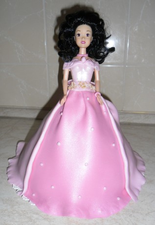 Barbie čiernovlasá